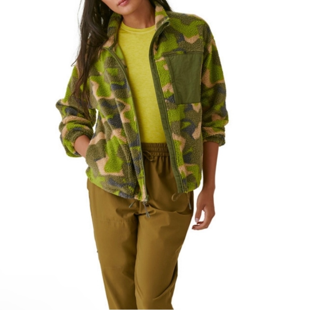 Bass Outdoor B Warm Arctic Camo Sherpa
